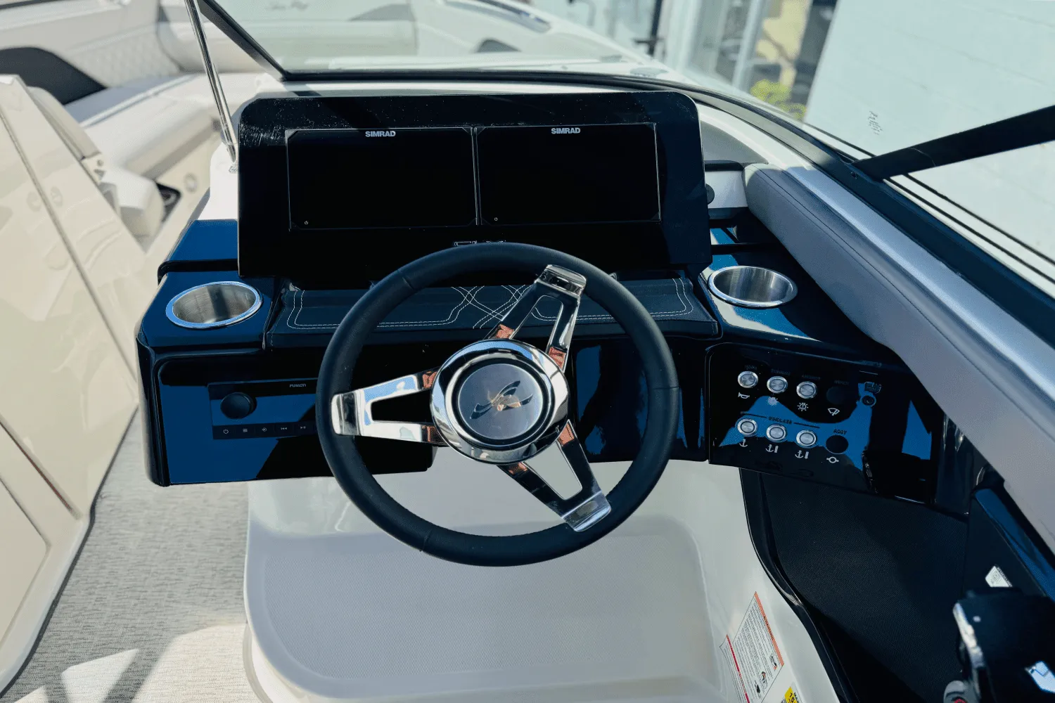2025 Sea Ray SLX 260 Outboard Image Thumbnail #38