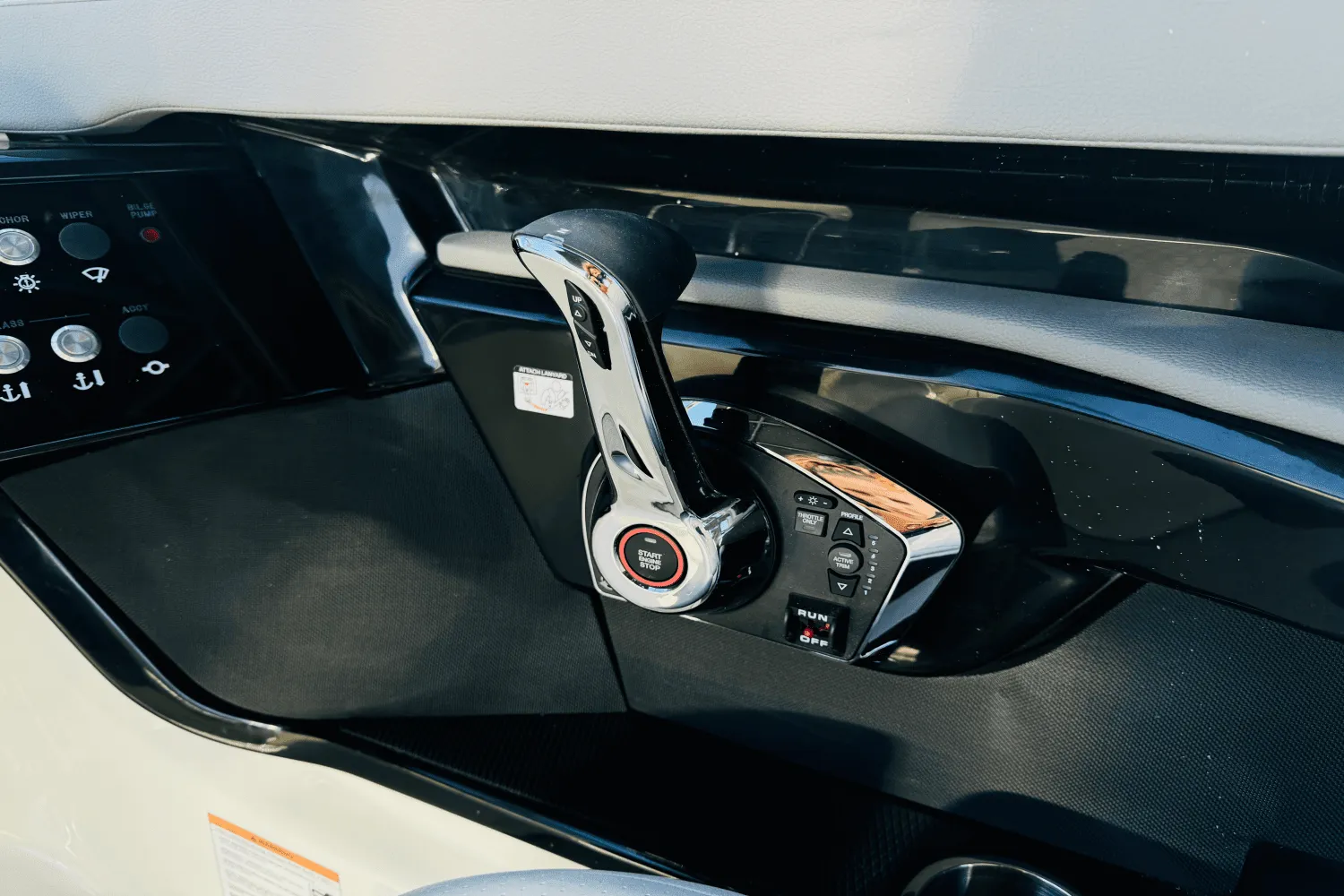 2025 Sea Ray SLX 260 Outboard Image Thumbnail #43
