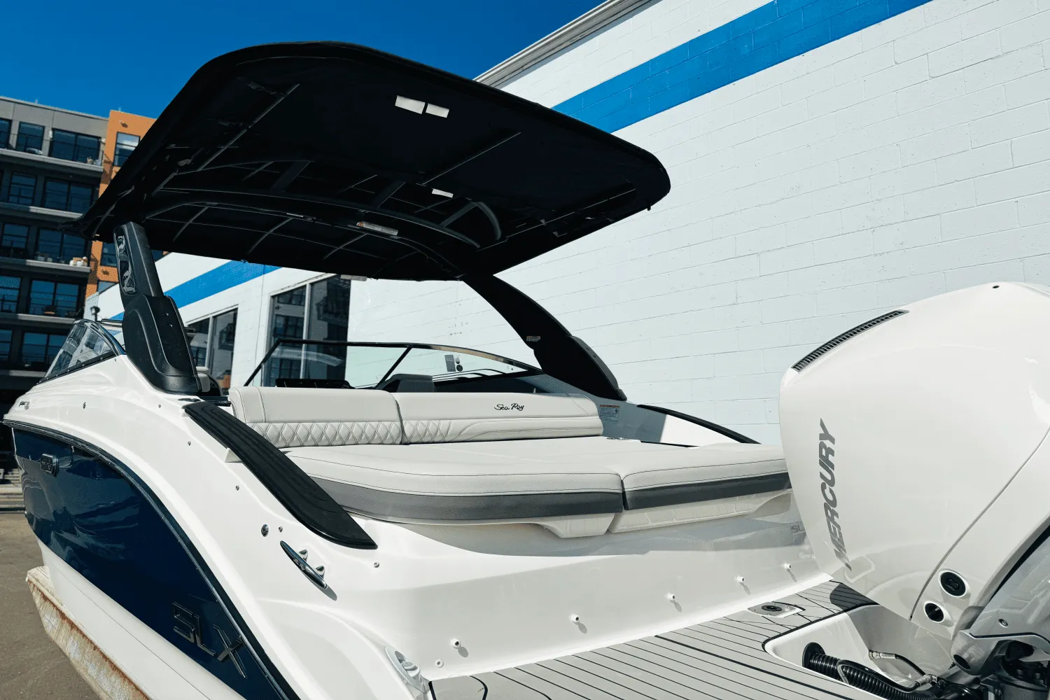2025 Sea Ray SLX 260 Outboard Image Thumbnail #9