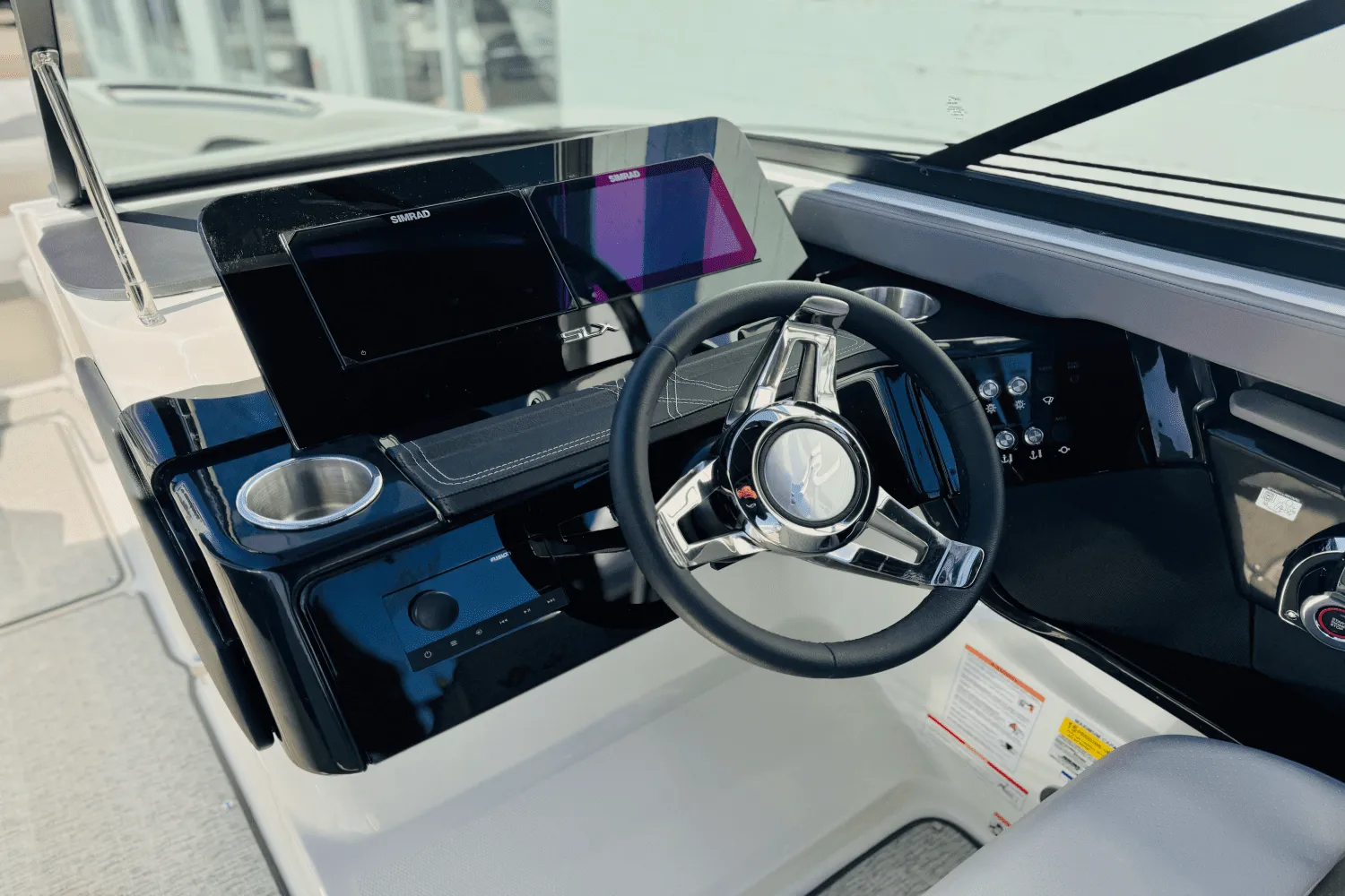 2025 Sea Ray SLX 260 Outboard Image Thumbnail #39