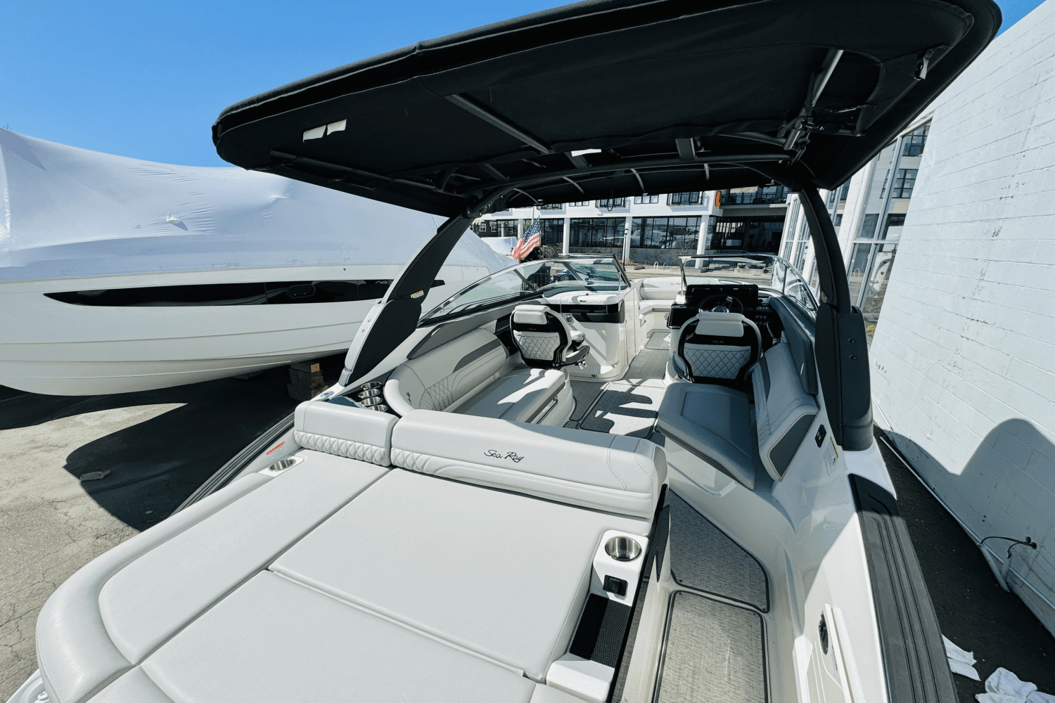 2025 Sea Ray SLX 260 Outboard Image Thumbnail #14