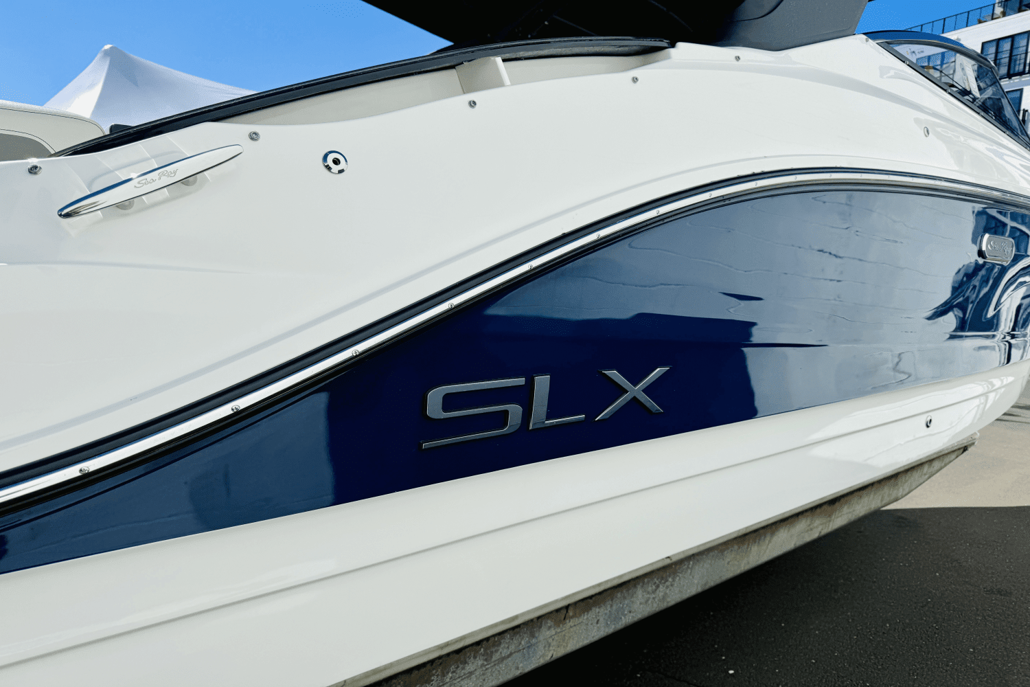 2025 Sea Ray SLX 260 Outboard Image Thumbnail #11