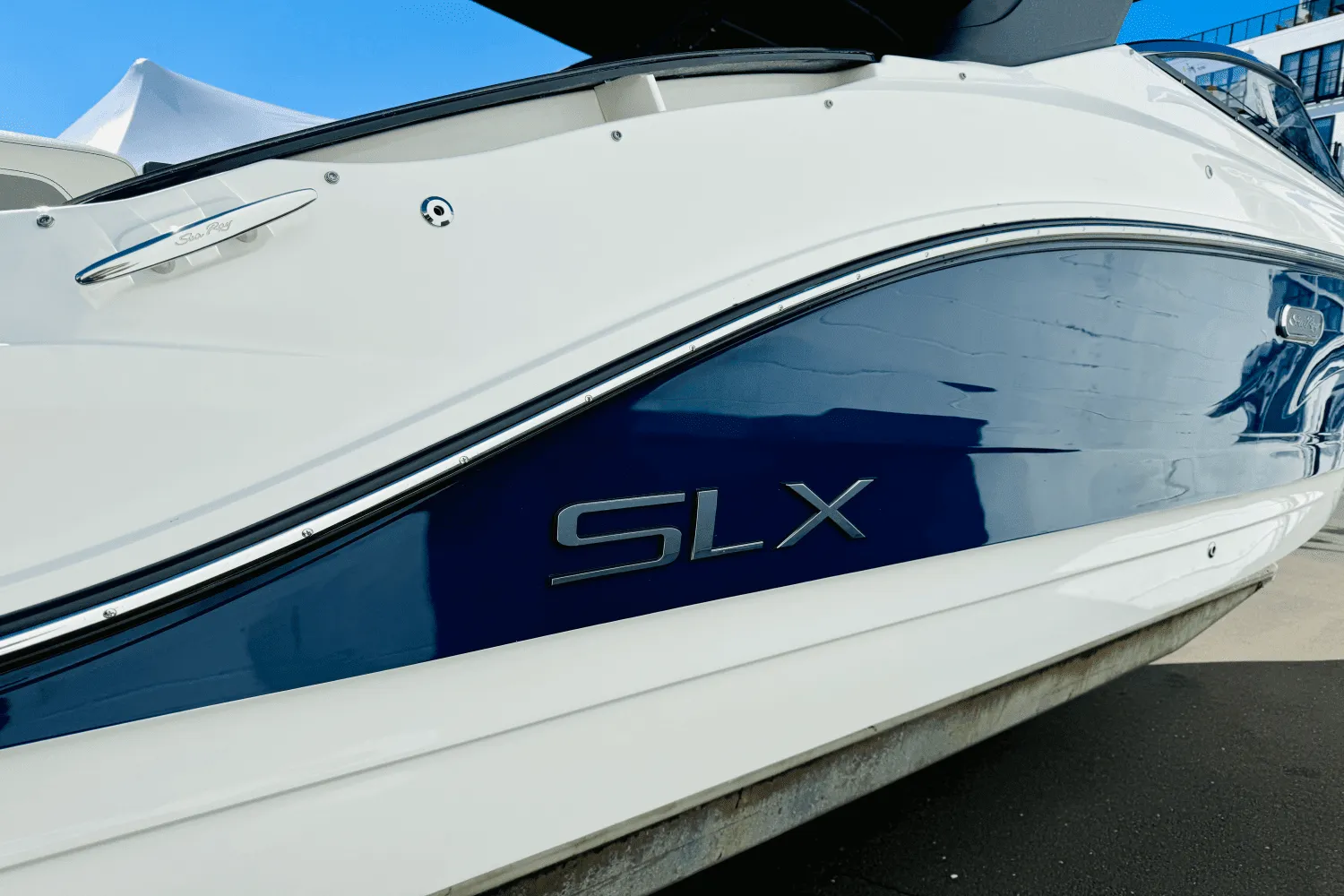 2025 Sea Ray SLX 260 Outboard Image Thumbnail #11