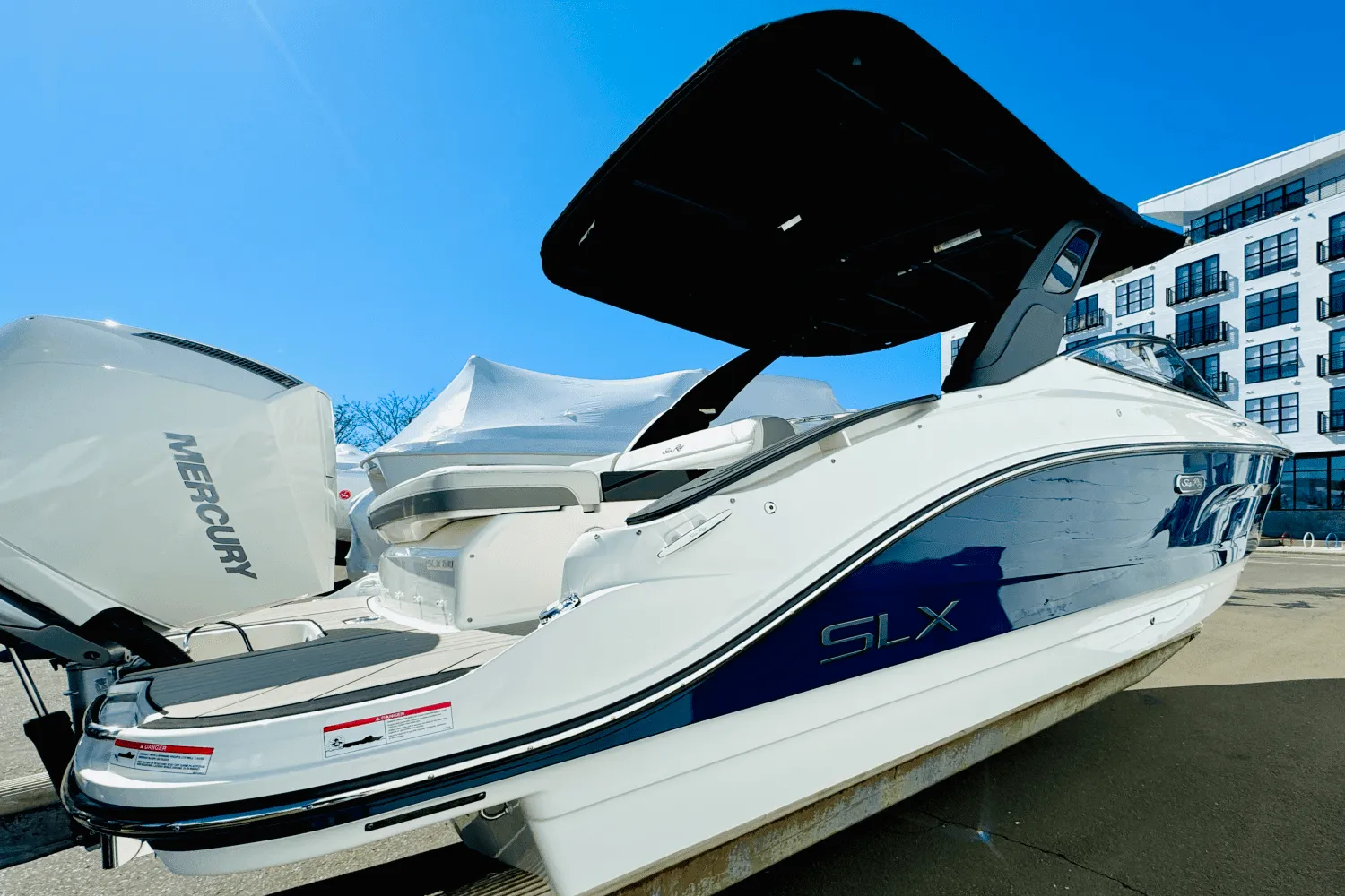 2025 Sea Ray SLX 260 Outboard Image Thumbnail #7