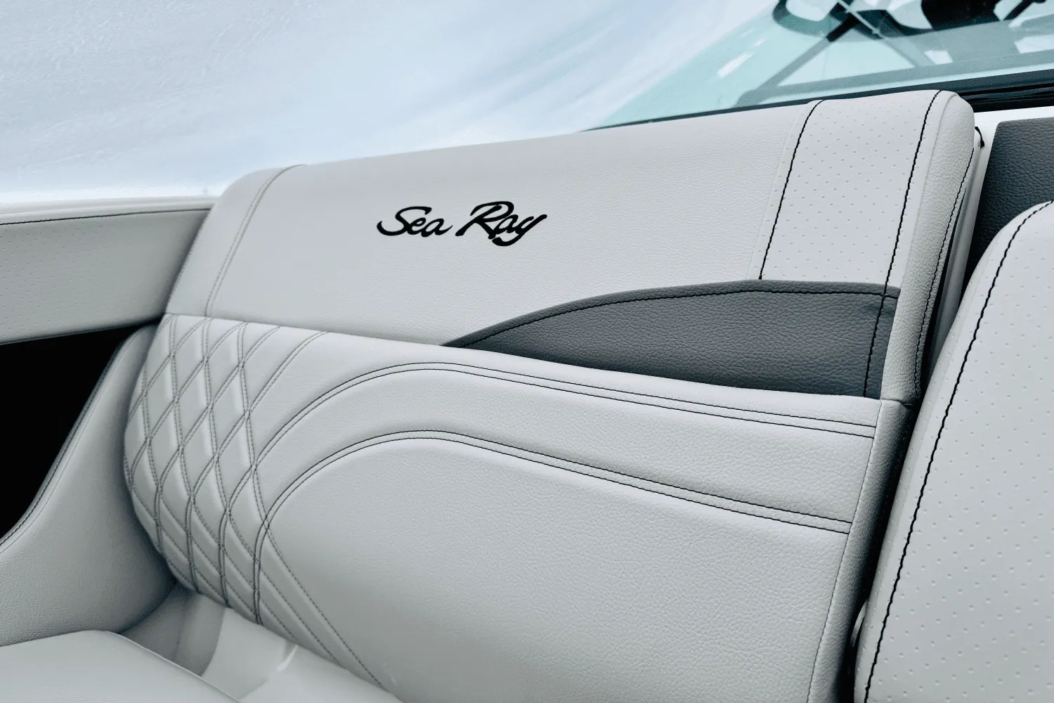 2025 Sea Ray SLX 260 Outboard Image Thumbnail #55