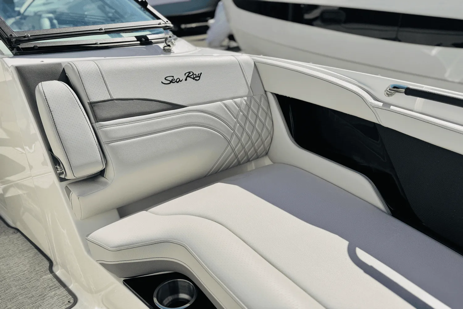 2025 Sea Ray SLX 260 Outboard Image Thumbnail #48