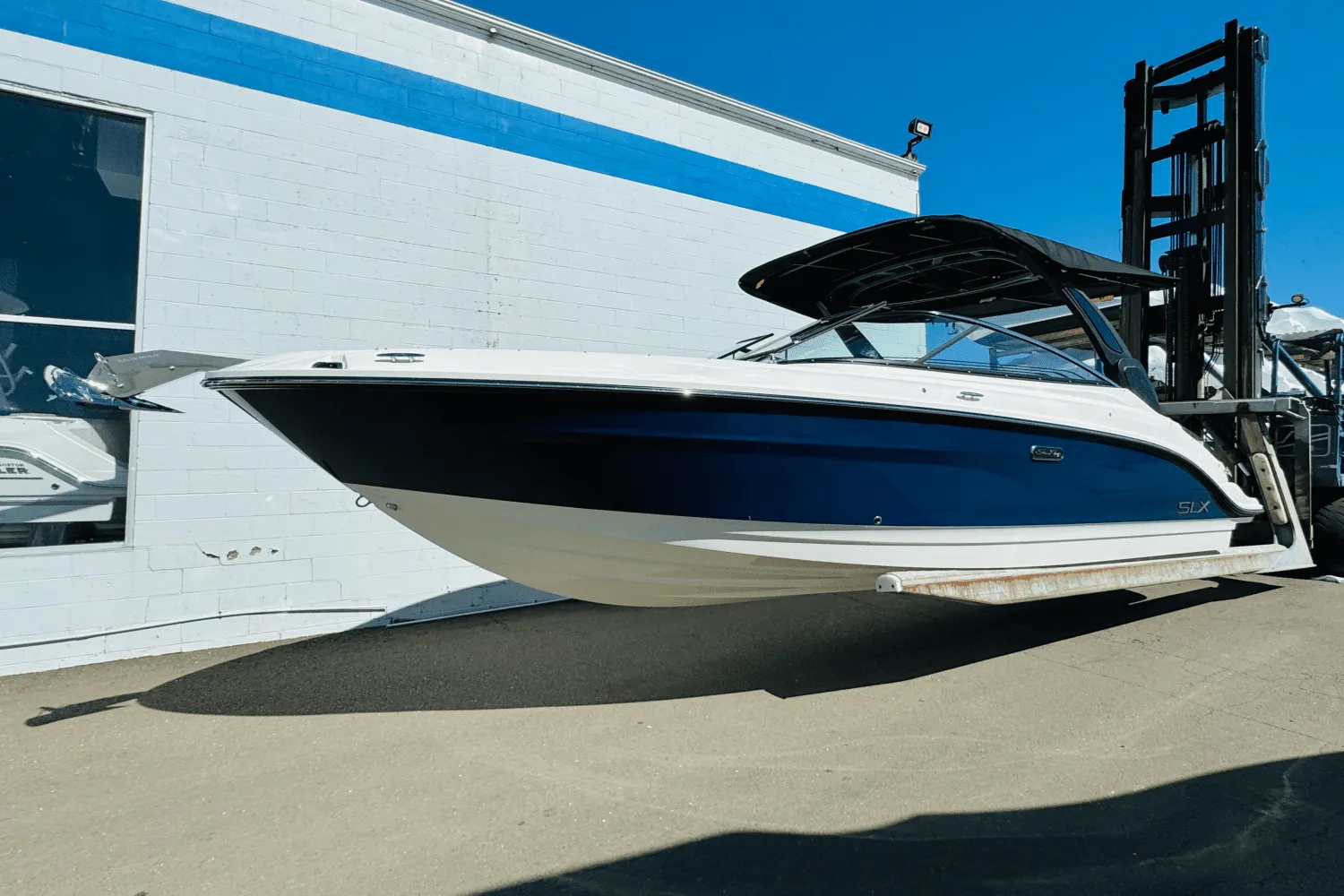 2025 Sea Ray SLX 260 Outboard Image Thumbnail #3