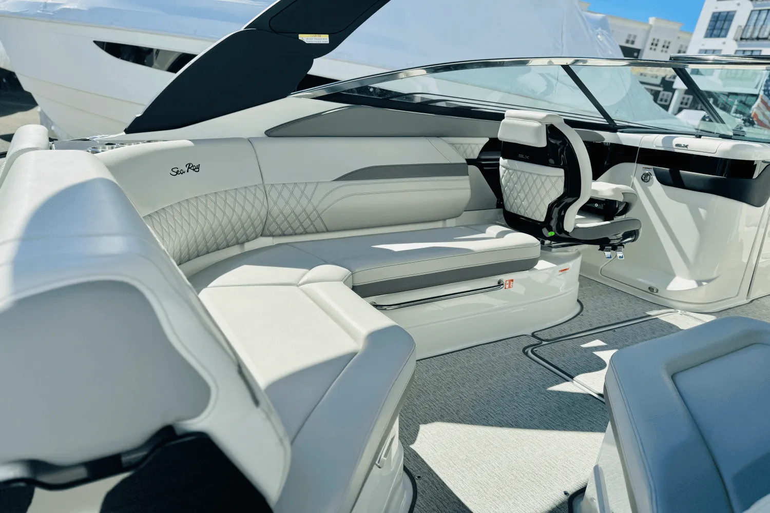 2025 Sea Ray SLX 260 Outboard Image Thumbnail #25