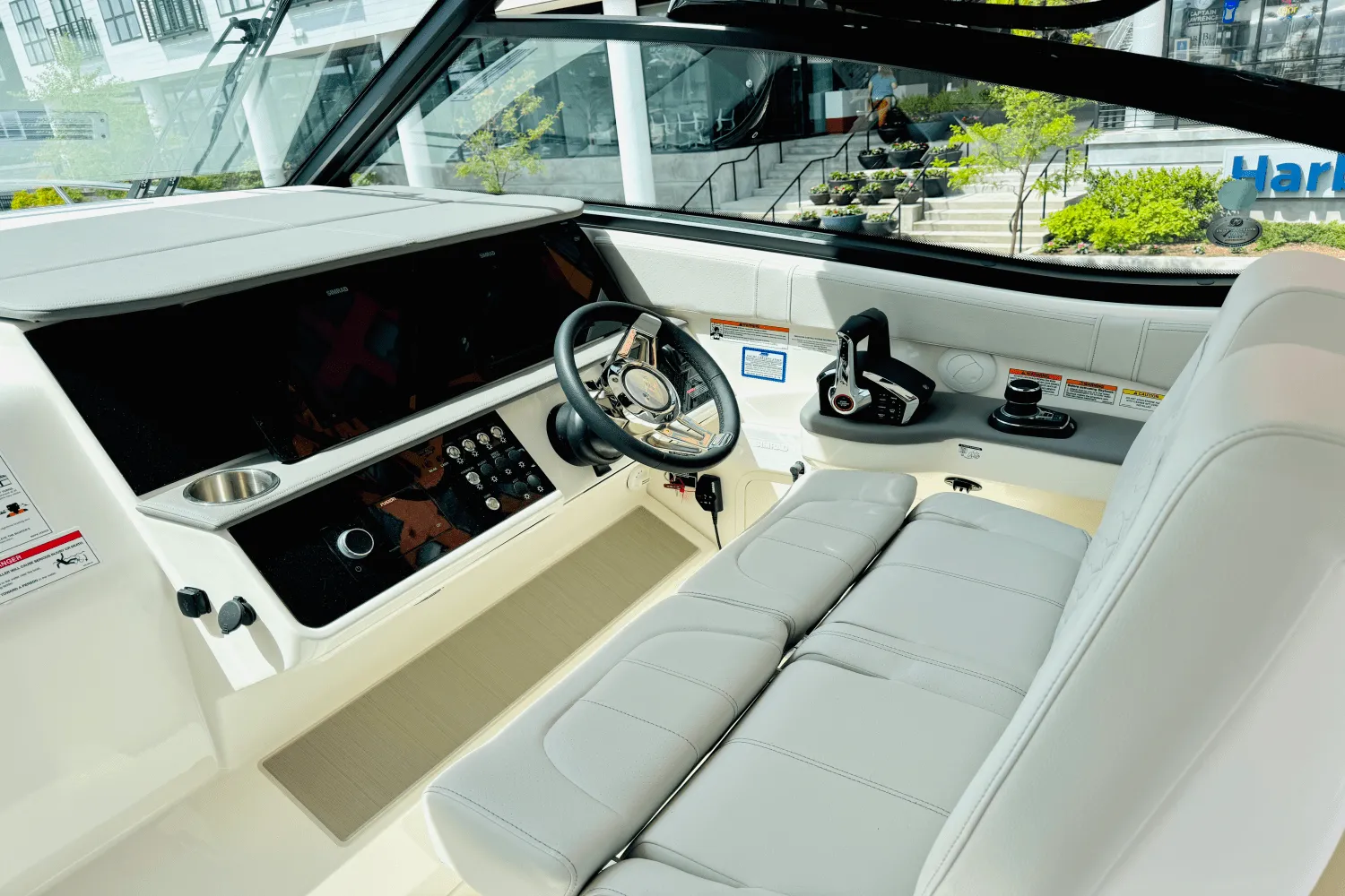 2025 Sea Ray Sundancer 320 Outboard Image Thumbnail #14