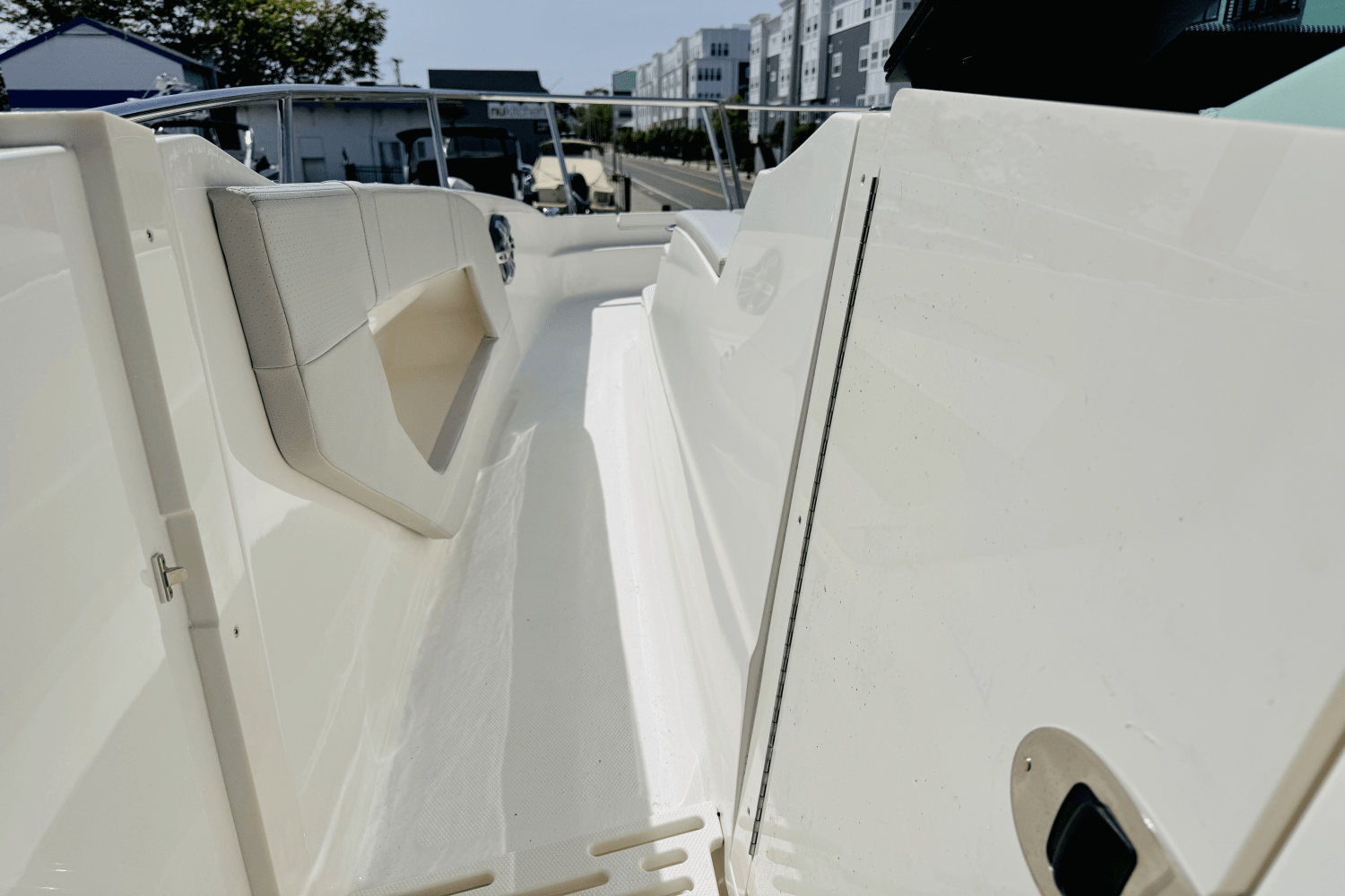 2025 Sea Ray Sundancer 320 Outboard Image Thumbnail #19