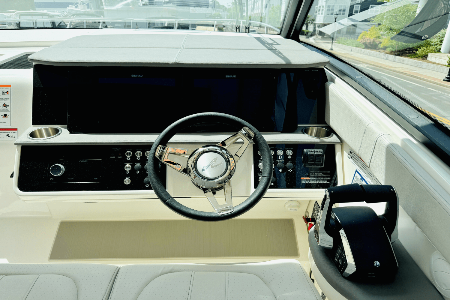 2025 Sea Ray Sundancer 320 Outboard Image Thumbnail #15