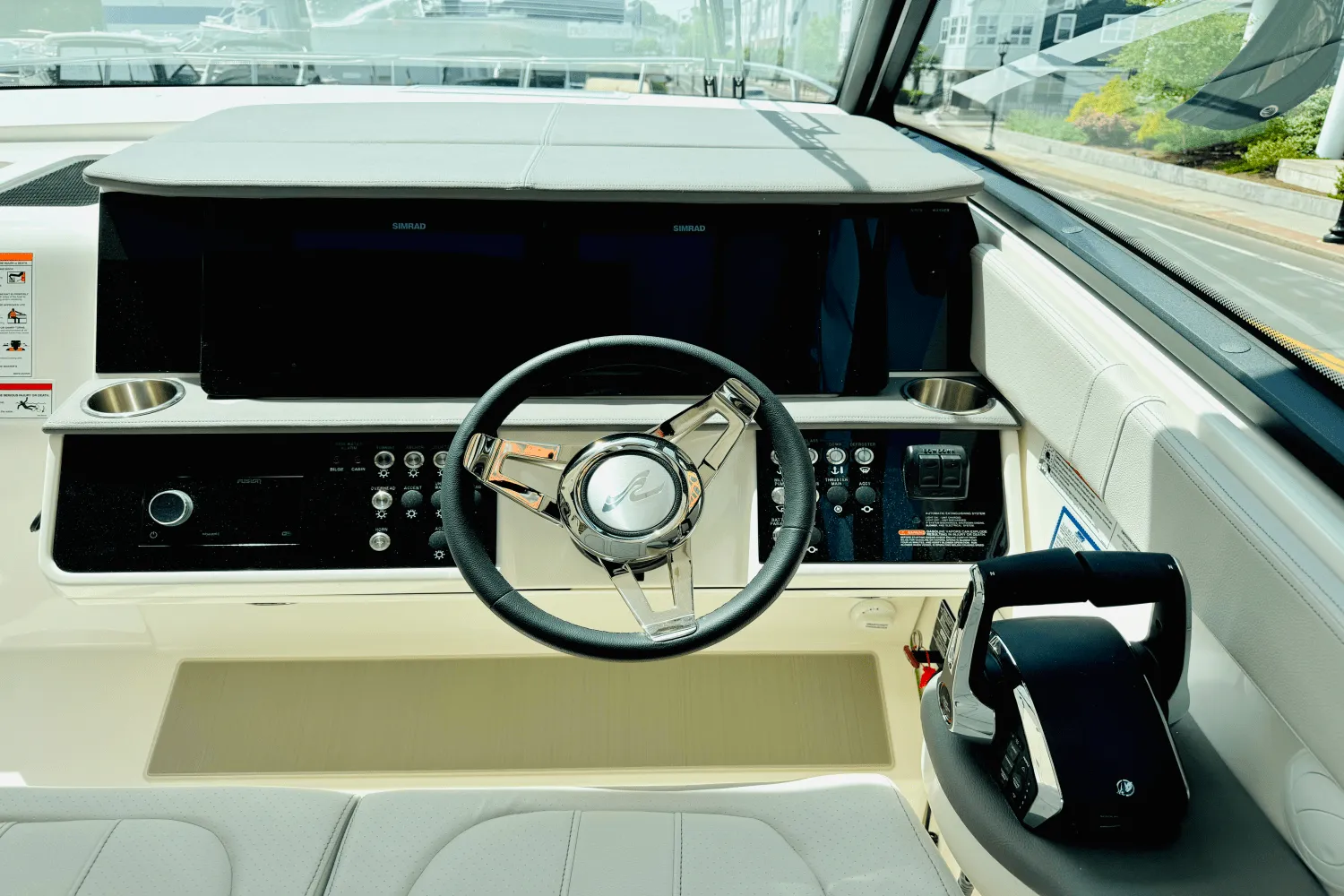 2025 Sea Ray Sundancer 320 Outboard Image Thumbnail #15
