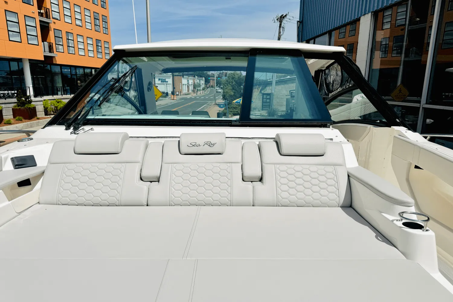 2025 Sea Ray Sundancer 320 Outboard Image Thumbnail #20
