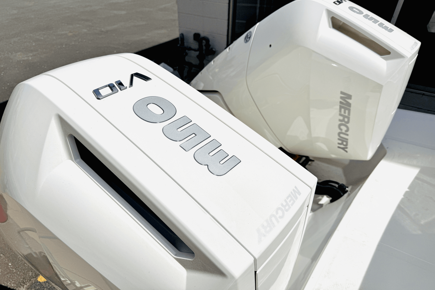 2025 Sea Ray Sundancer 320 Outboard Image Thumbnail #4