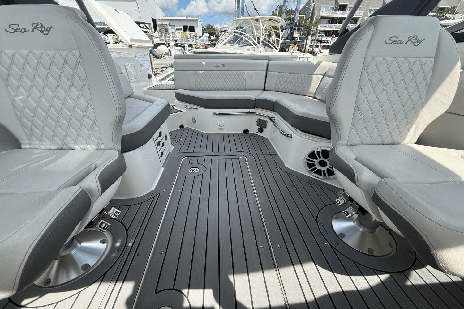 2021 Sea Ray SLX 250 Image Thumbnail #13
