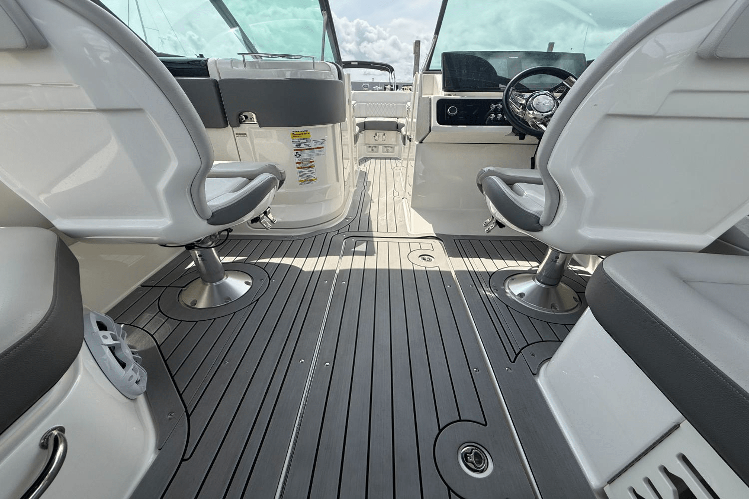 2021 Sea Ray SLX 250 Image Thumbnail #14