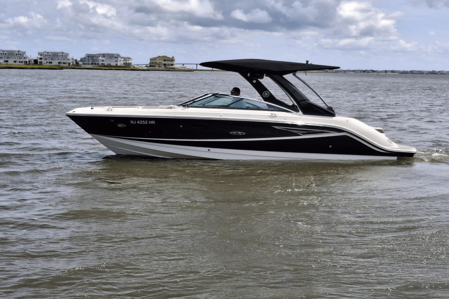 2021 Sea Ray SLX 250 Image Thumbnail #1
