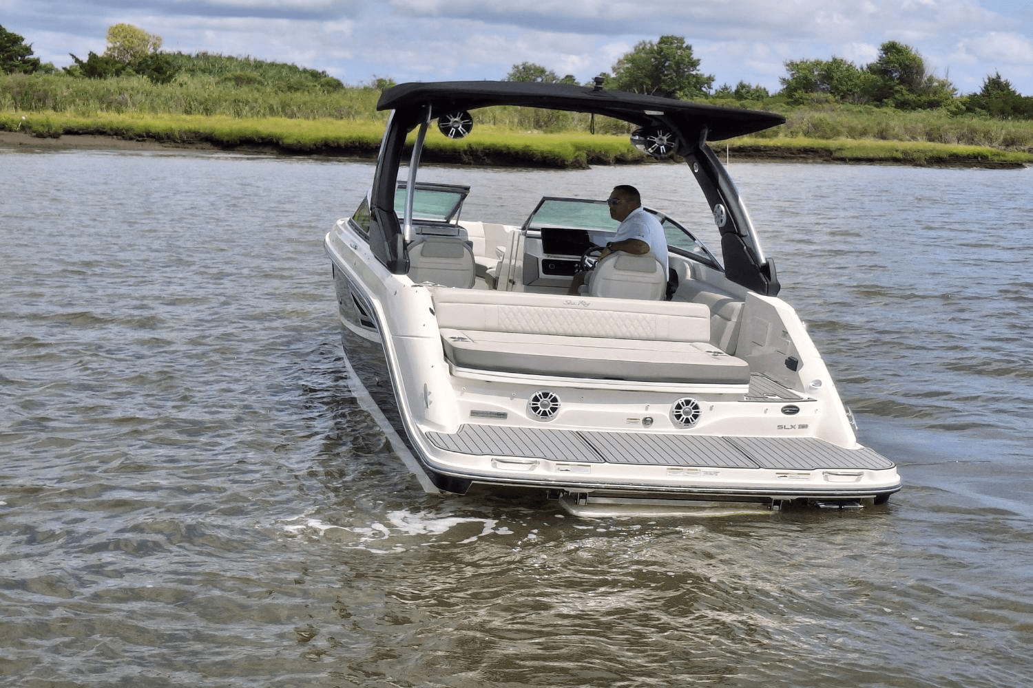 2021 Sea Ray SLX 250 Image Thumbnail #6
