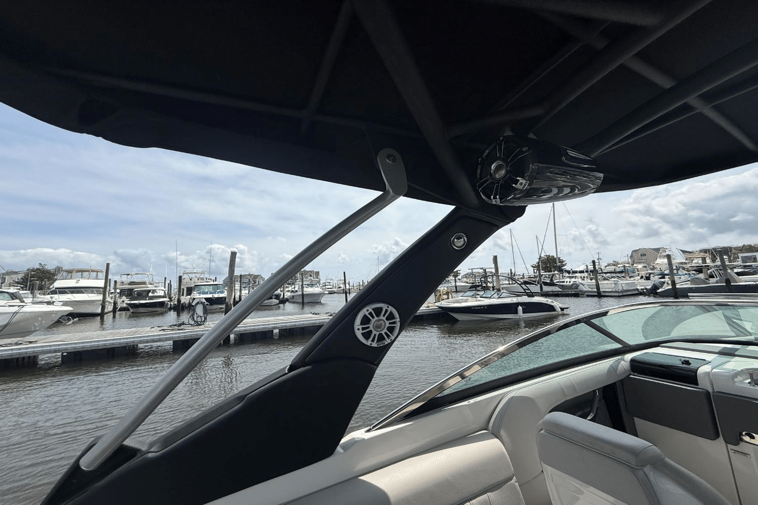 2021 Sea Ray SLX 250 Image Thumbnail #17