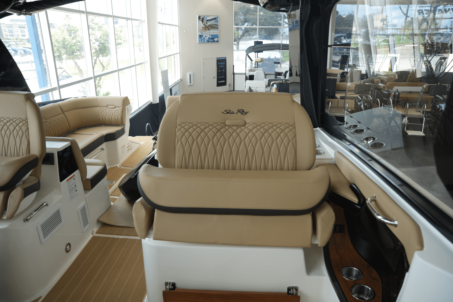 2025 Sea Ray Sundancer 370 Image Thumbnail #21