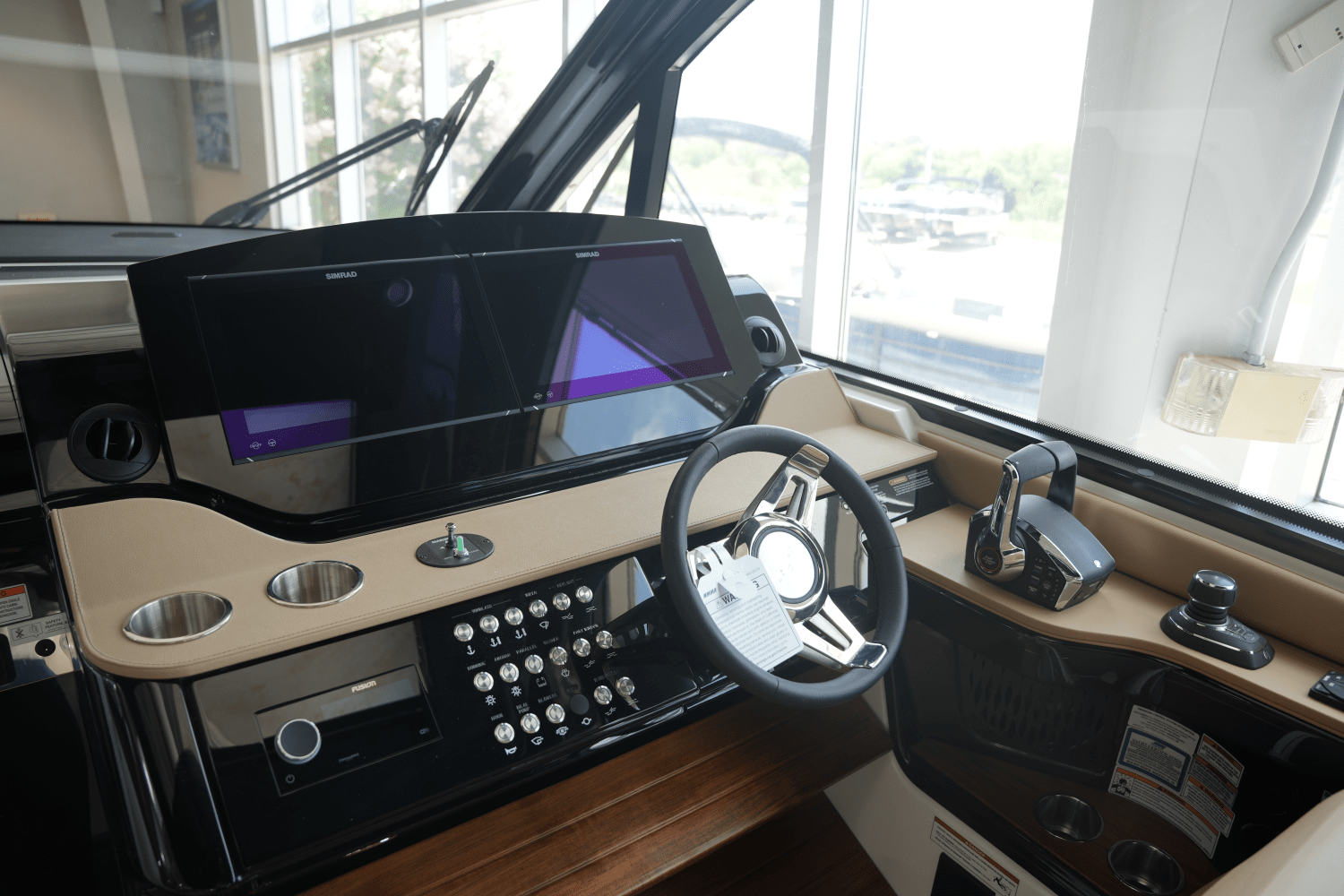 2025 Sea Ray Sundancer 370 Image Thumbnail #17