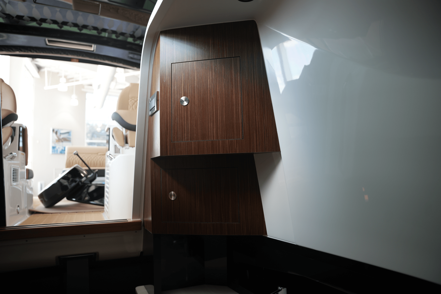 2025 Sea Ray Sundancer 370 Image Thumbnail #30