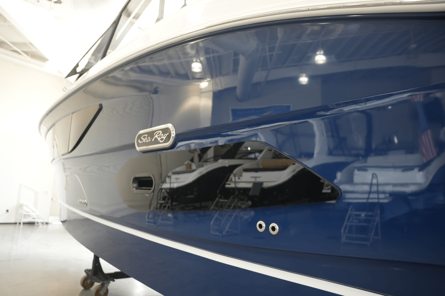 2025 Sea Ray Sundancer 370 Image Thumbnail #5