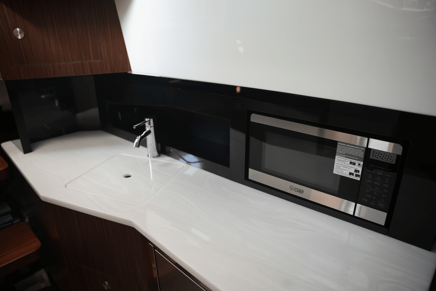 2025 Sea Ray Sundancer 370 Image Thumbnail #29