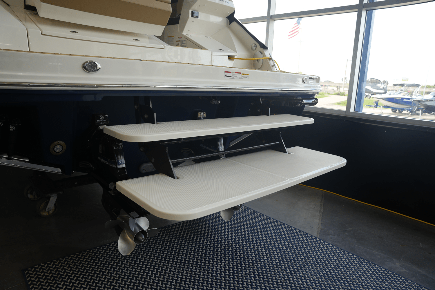 2025 Sea Ray Sundancer 370 Image Thumbnail #7