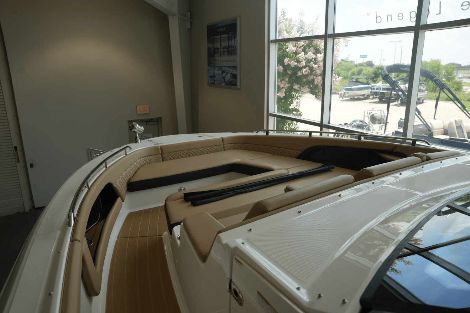 2025 Sea Ray Sundancer 370 Image Thumbnail #24