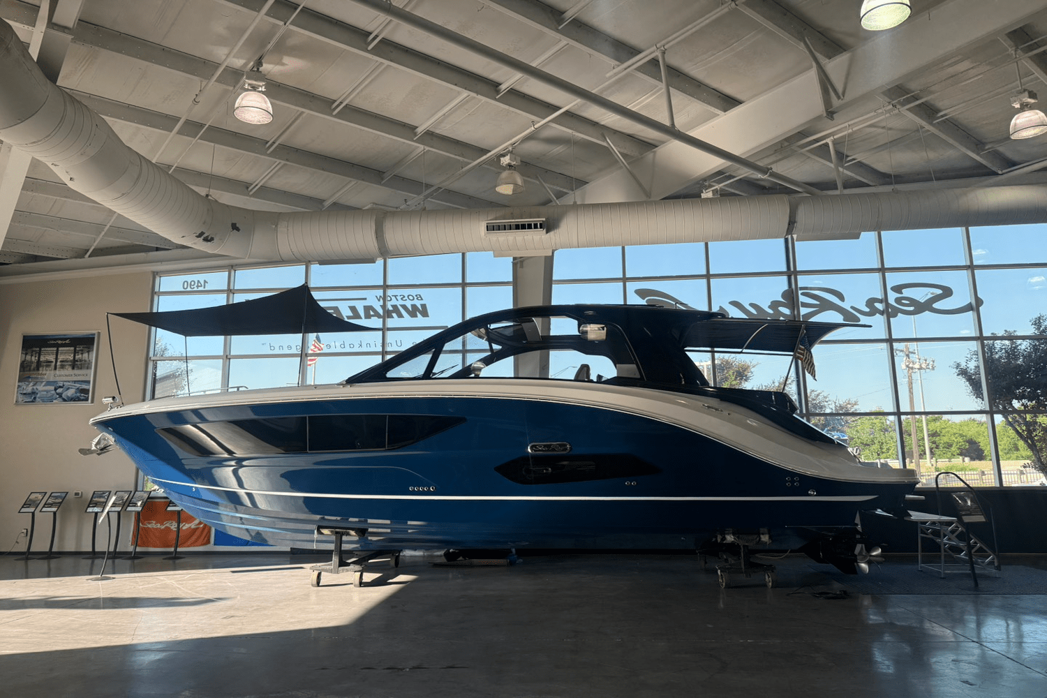 2025 Sea Ray Sundancer 370 Image Thumbnail #0