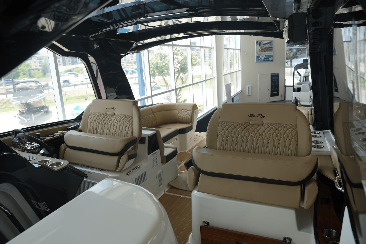 2025 Sea Ray Sundancer 370 Image Thumbnail #23