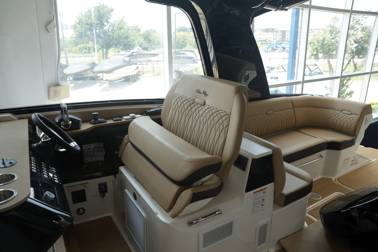 2025 Sea Ray Sundancer 370 Image Thumbnail #19