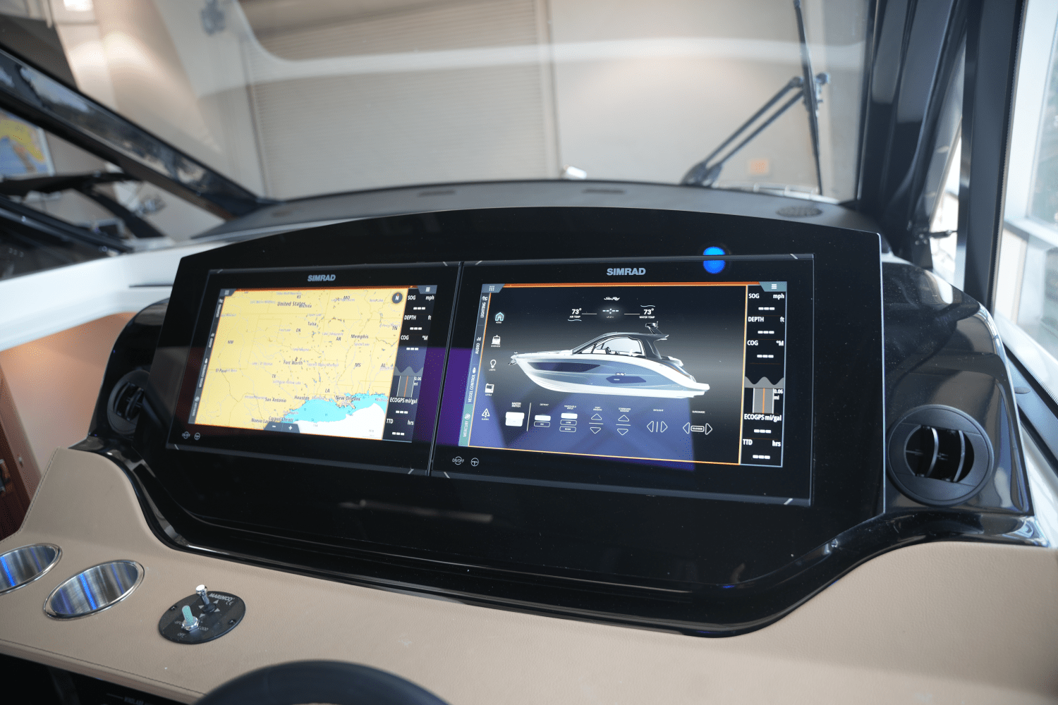 2025 Sea Ray Sundancer 370 Image Thumbnail #21