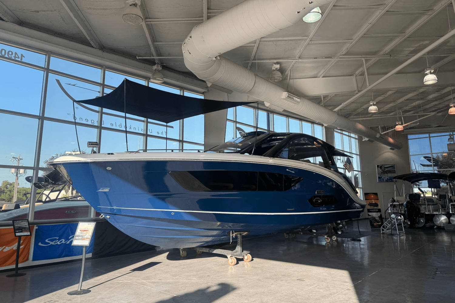 2025 Sea Ray Sundancer 370 Image Thumbnail #1