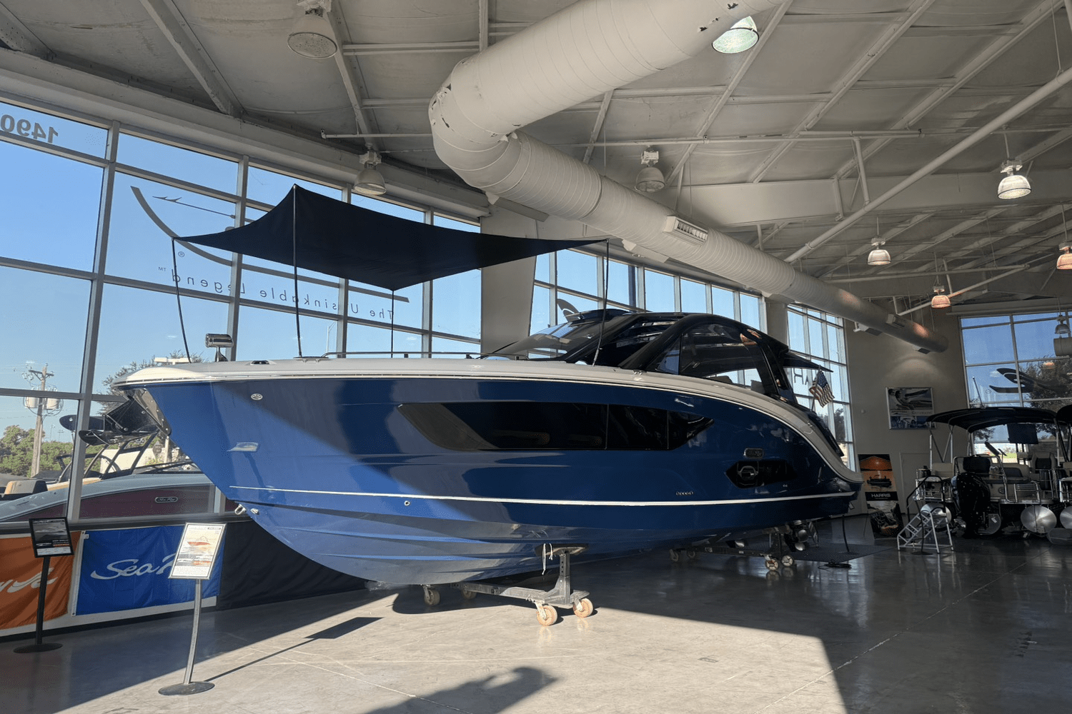 2025 Sea Ray Sundancer 370 Image Thumbnail #1