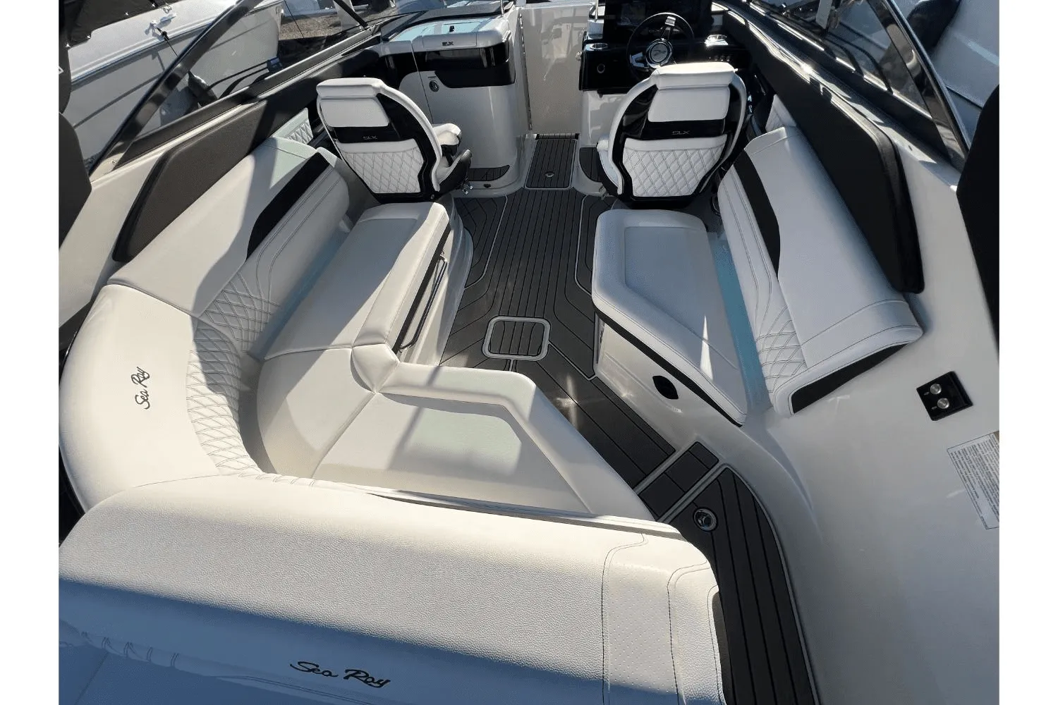 2025 Sea Ray SLX 260 Surf Image Thumbnail #7