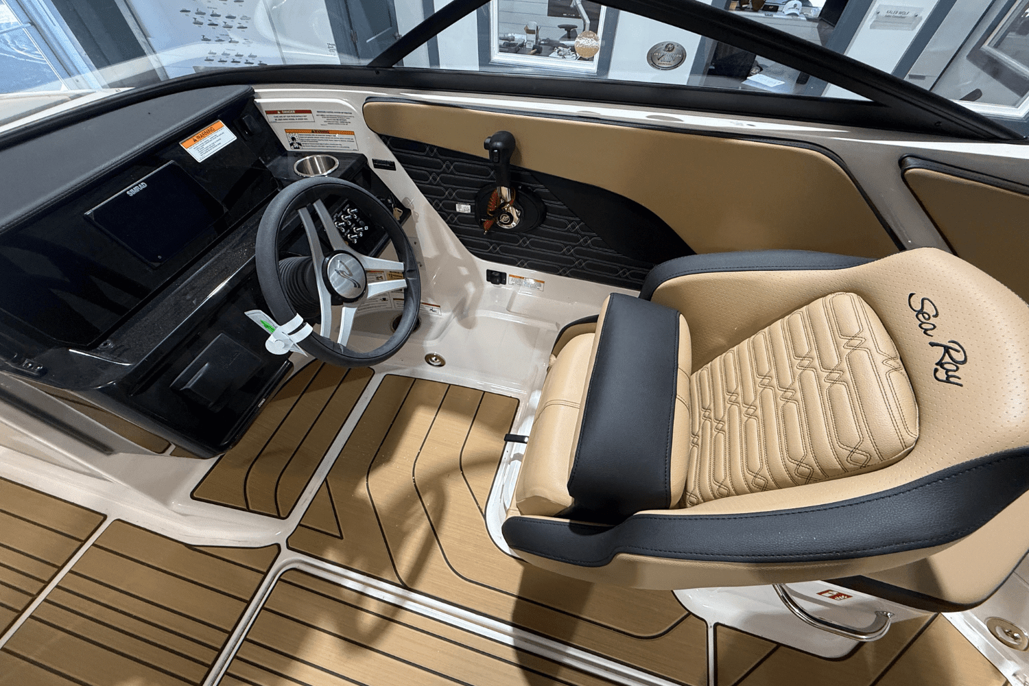 2025 Sea Ray SPX 210 Image Thumbnail #12