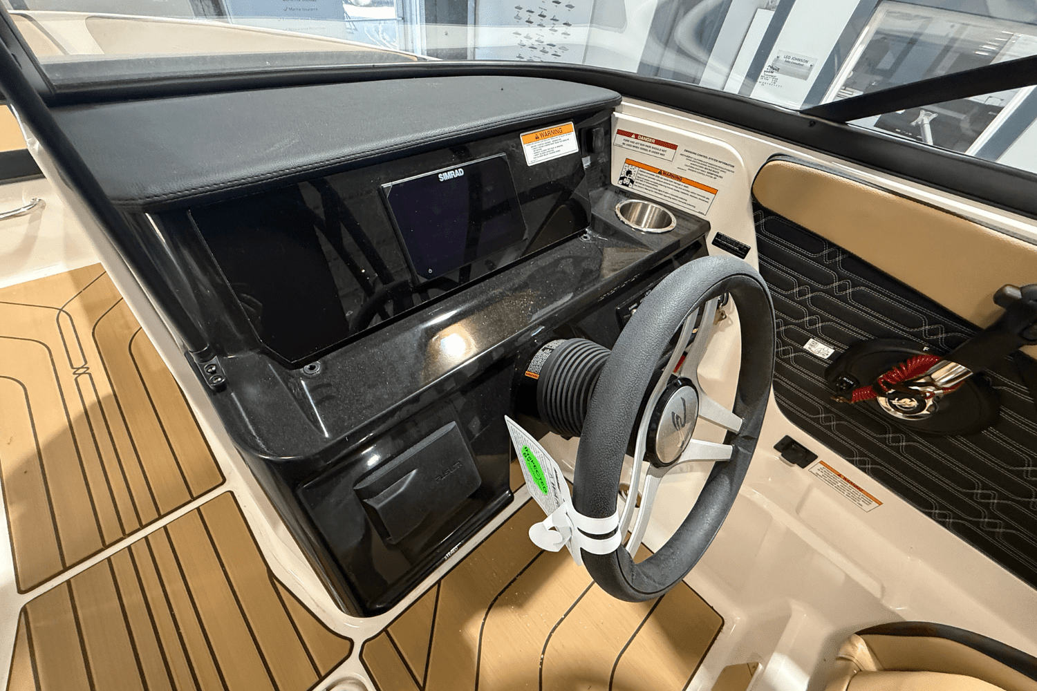 2025 Sea Ray SPX 210 Image Thumbnail #13