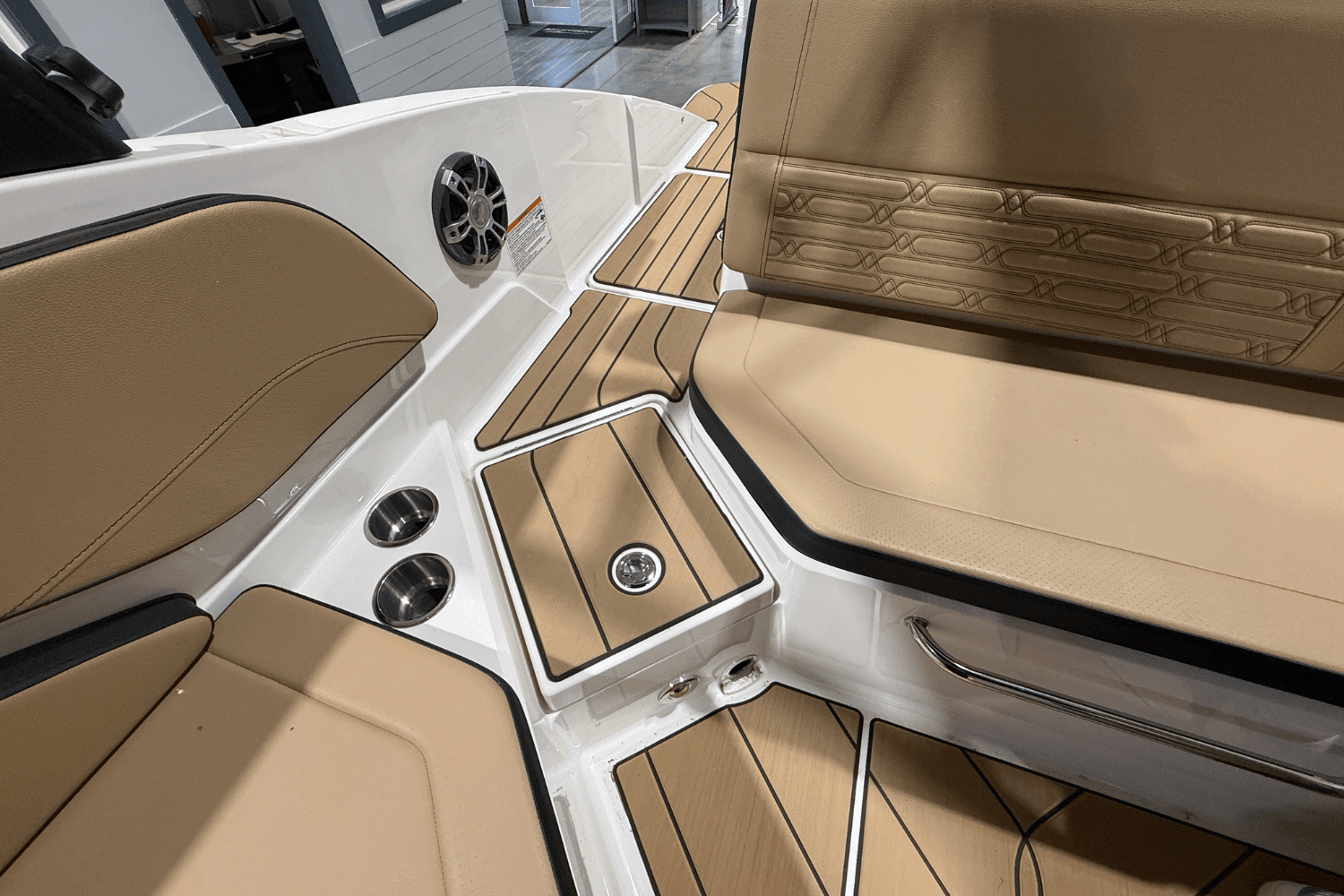 2025 Sea Ray SPX 210 Image Thumbnail #5