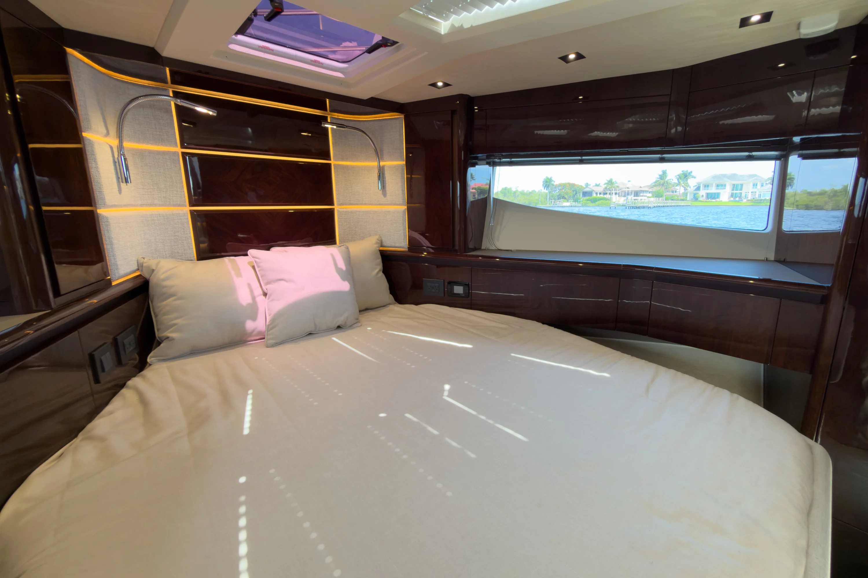 2026 Galeon 500 FLY Image Thumbnail #43