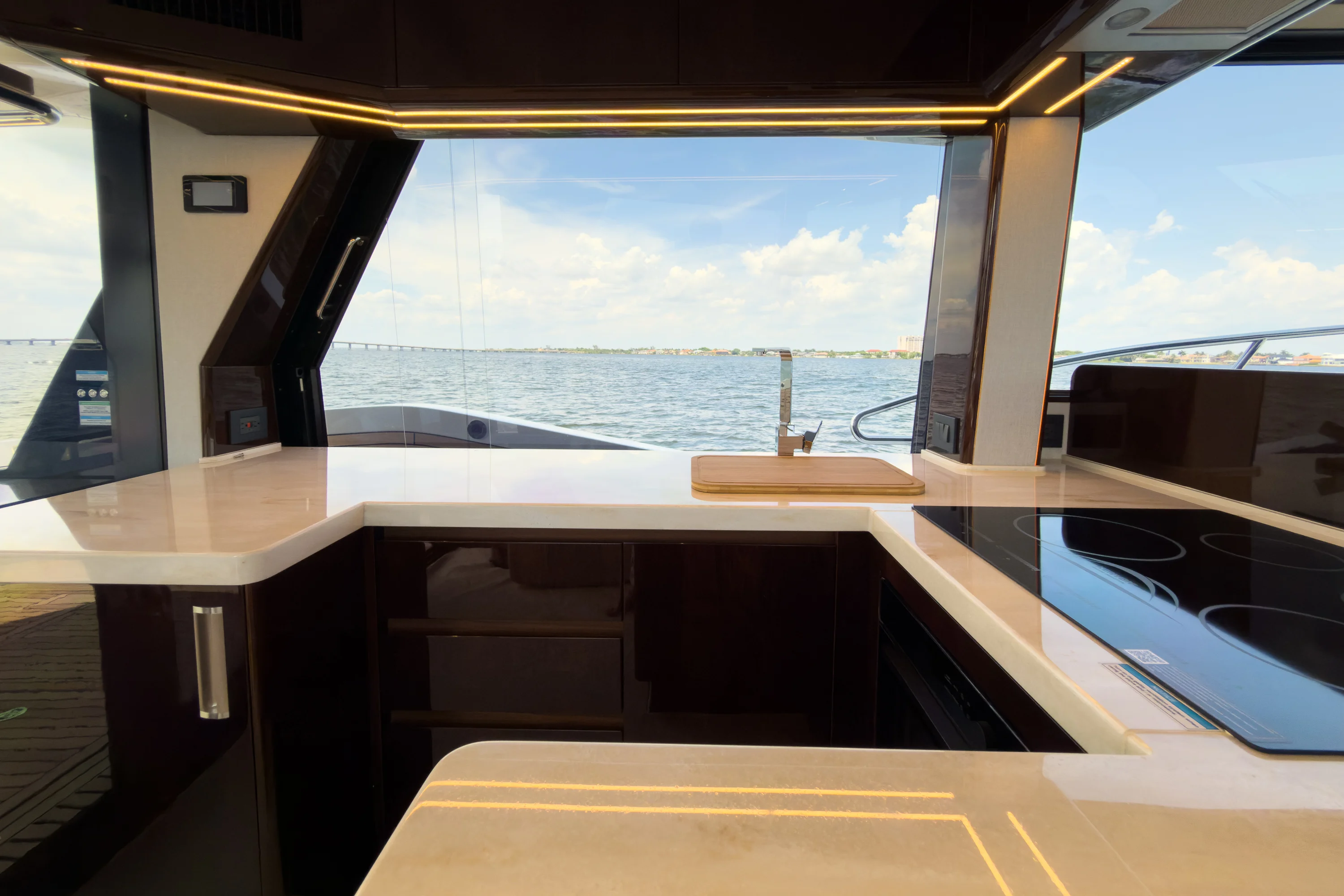 2026 Galeon 500 FLY Image Thumbnail #7