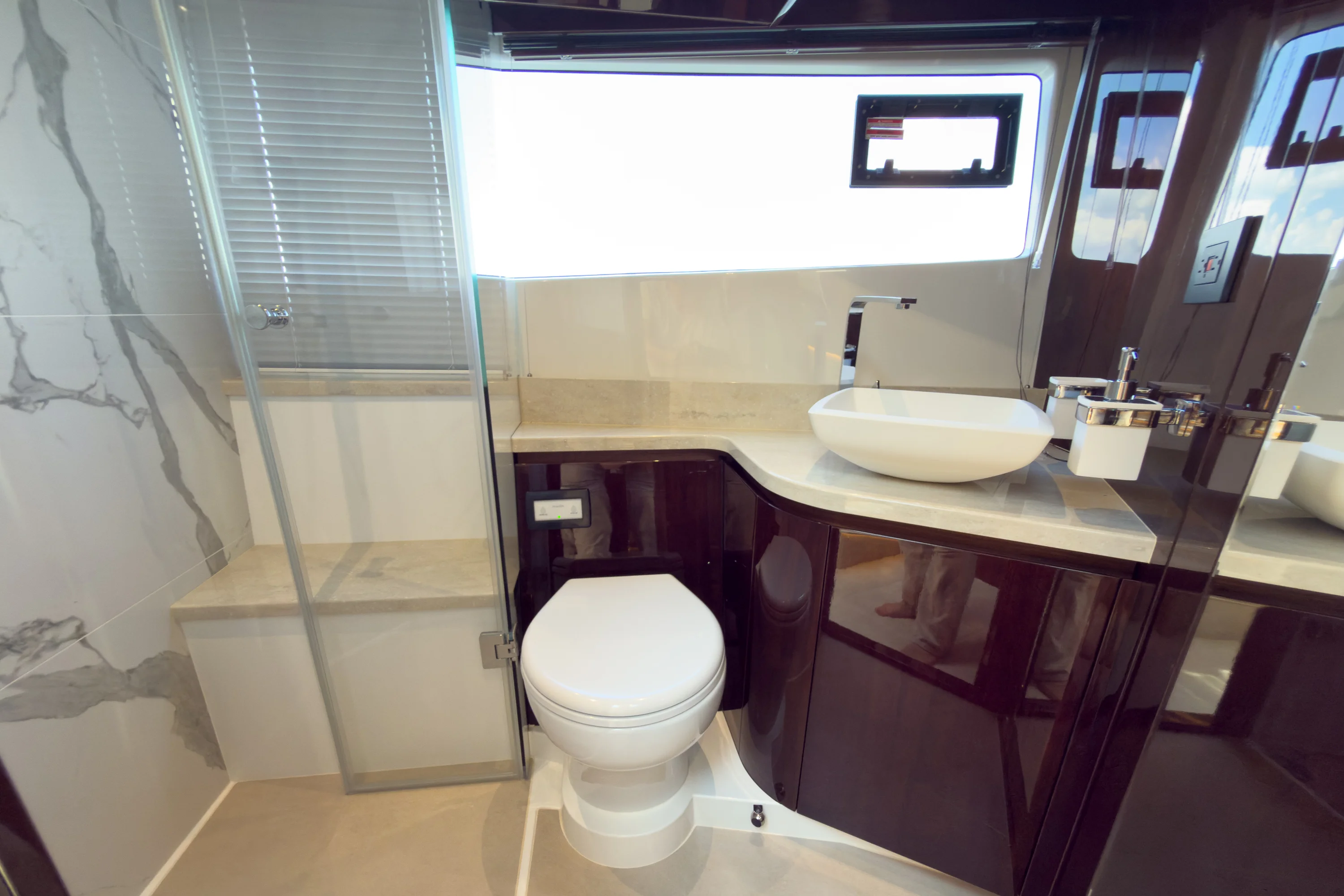 2026 Galeon 500 FLY Image Thumbnail #37