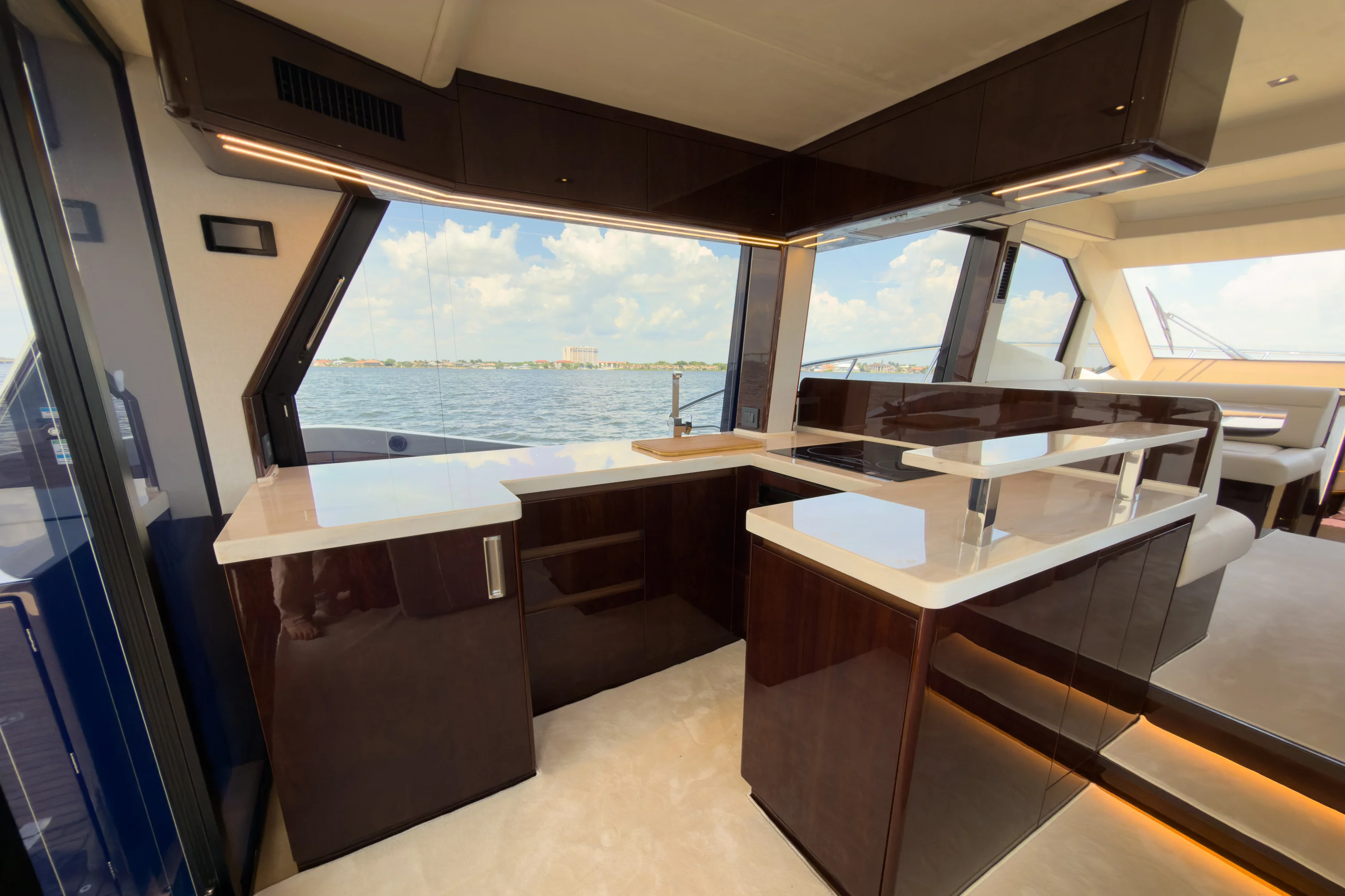 2026 Galeon 500 FLY Image Thumbnail #6