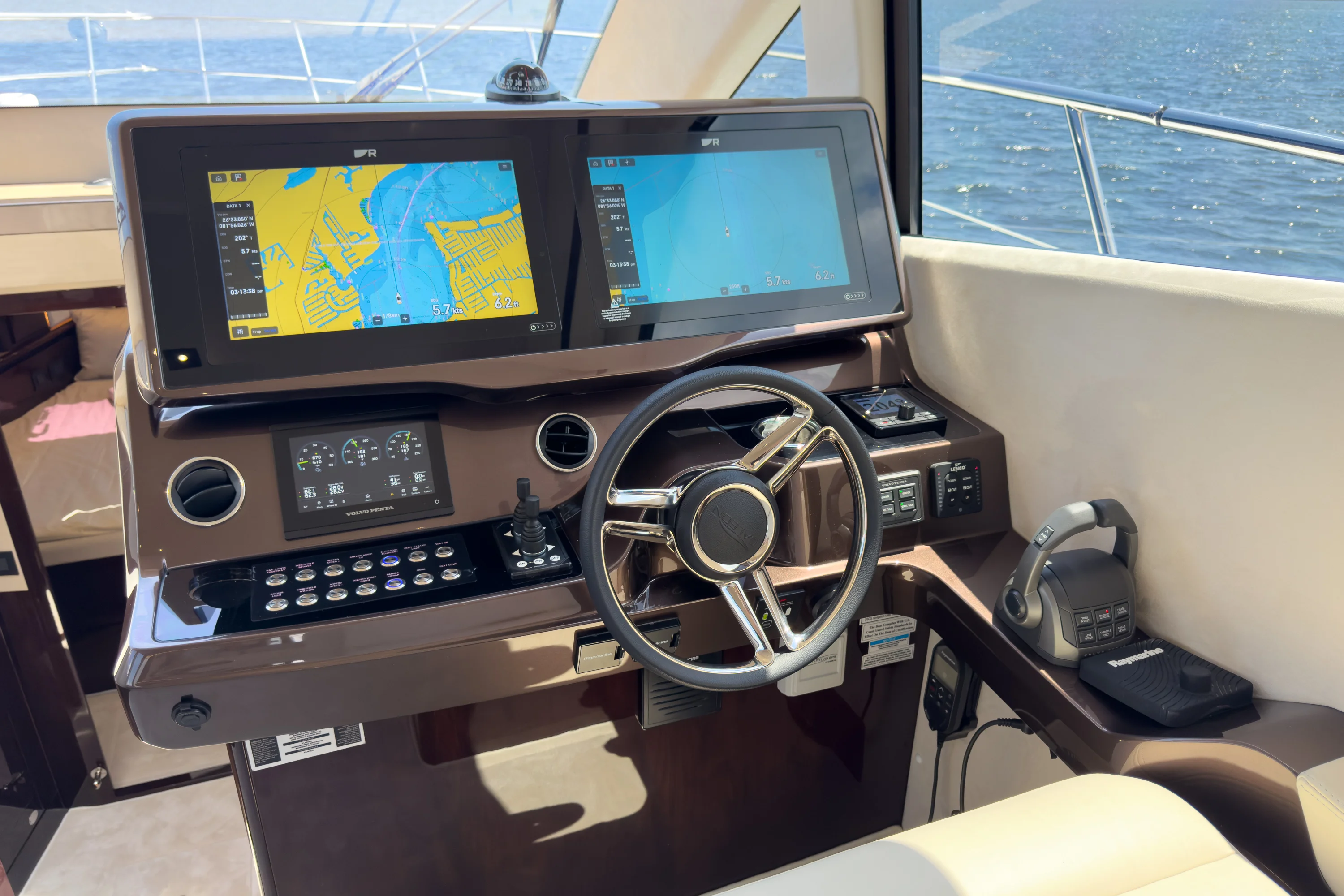2026 Galeon 500 FLY Image Thumbnail #17