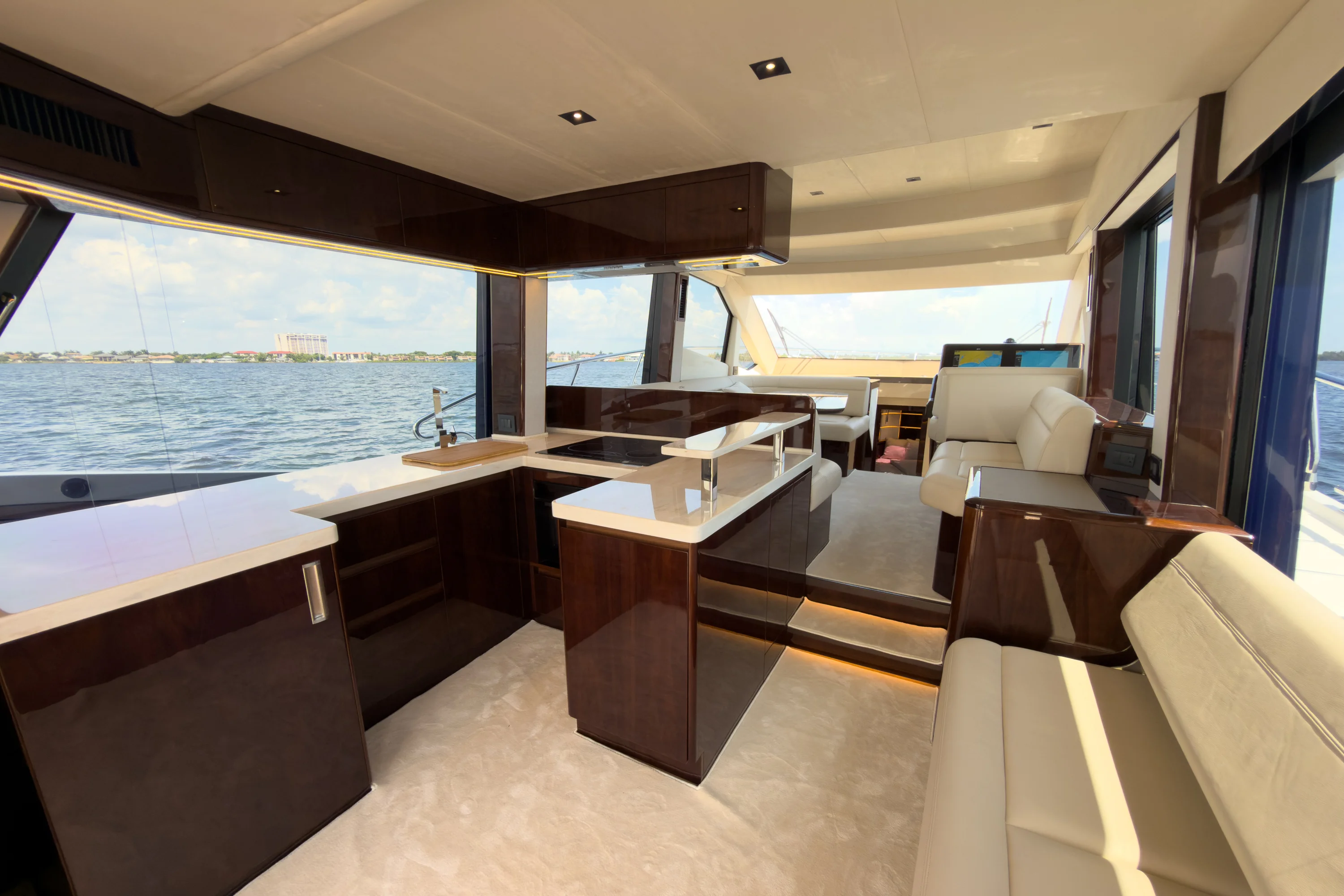 2026 Galeon 500 FLY Image Thumbnail #5