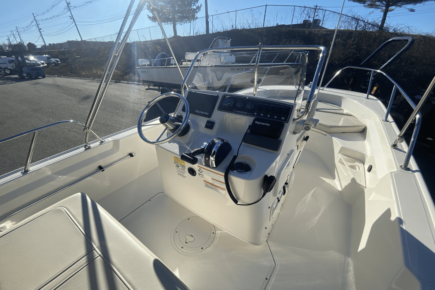 2021 Boston Whaler 170 MONTAUK Image Thumbnail #5