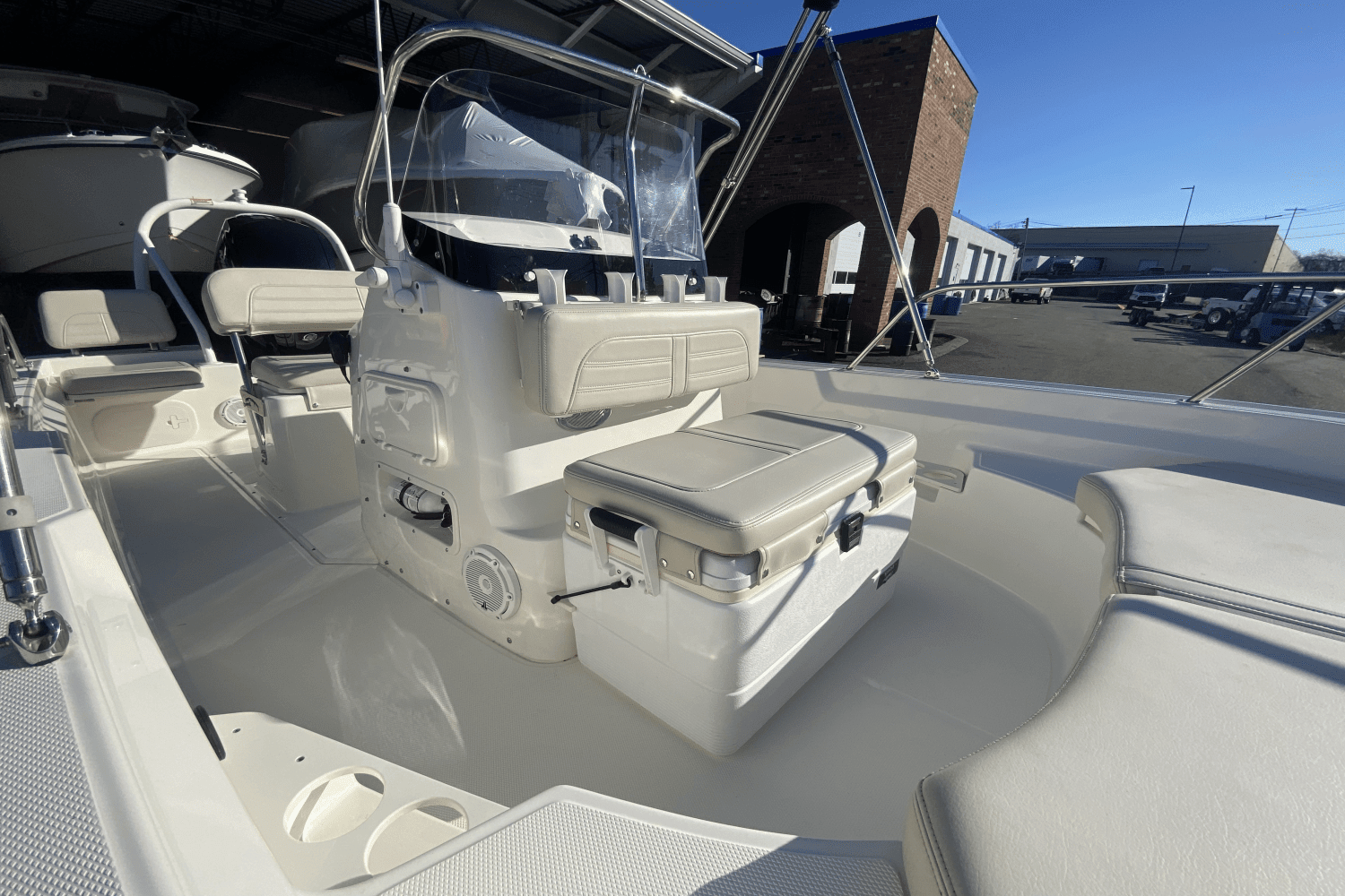 2021 Boston Whaler 170 MONTAUK Image Thumbnail #4