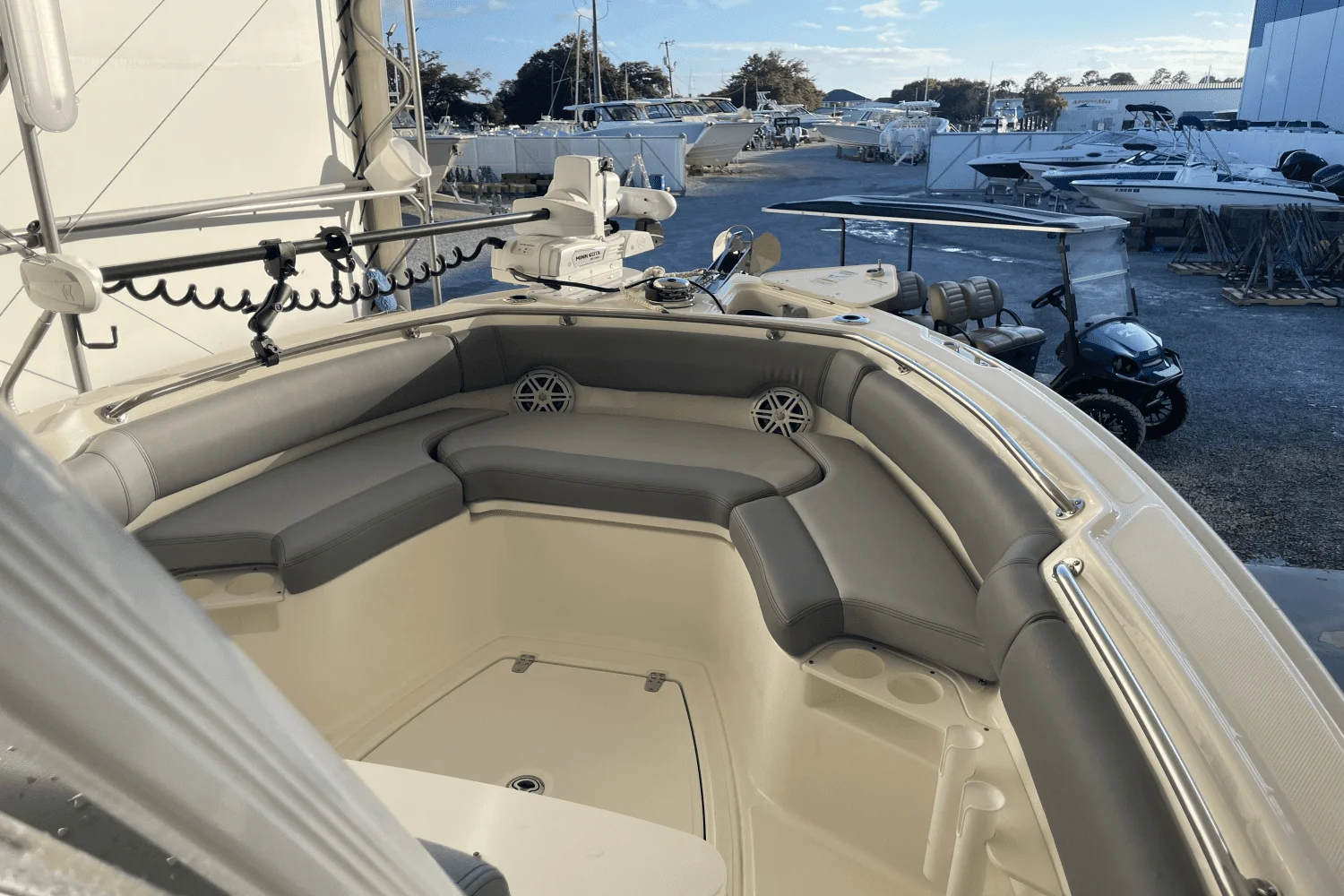 2024 Boston Whaler 230 OUTRAGE Image Thumbnail #12