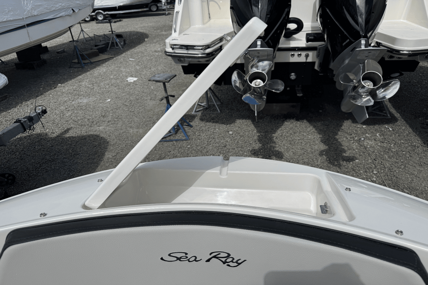 2025 Sea Ray SPX 210 Outboard Image Thumbnail #62